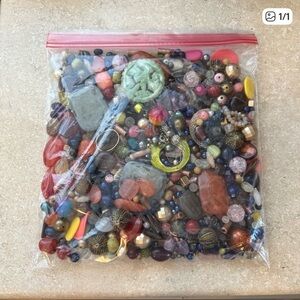 🫶🏻 Colorful Bead and Jewelry Assortment 3lbs